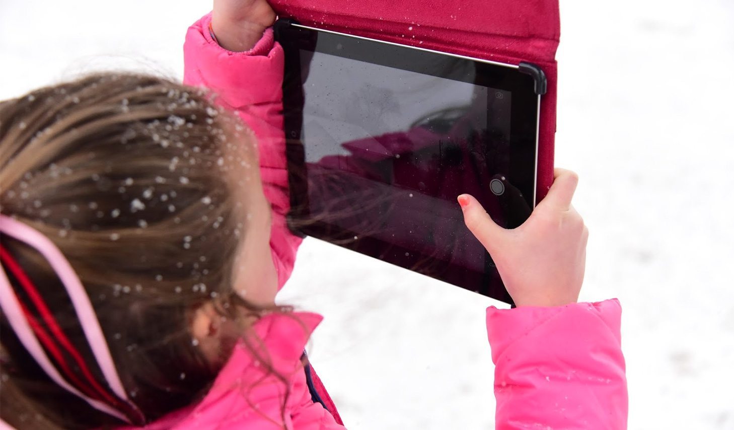Taking a photo in the snow with an iPad